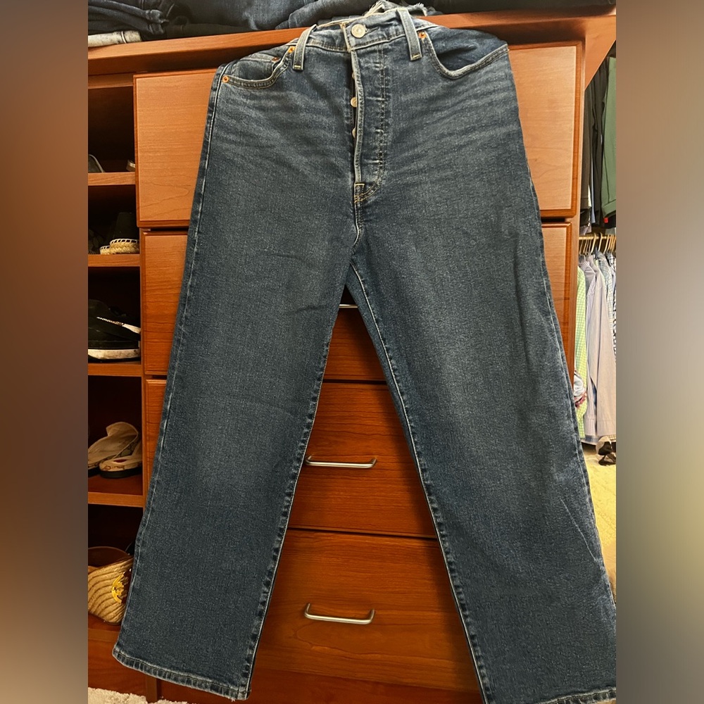 Levi Button Fly ribcage straight ankle size 29